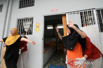 Petugas gabungan geledah kamar warga binaan pemasyarakatan di LPP Gorontalo