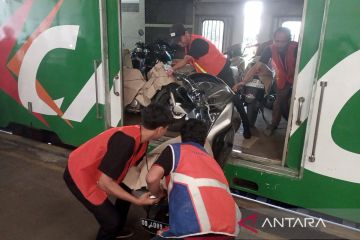 KAI Purwokerto terima kedatangan 1.323 sepeda motor gunakan KA Motis