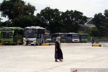 Arus mudik Lebaran di Terminal Rajabasa