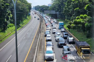 Kendaraan melintas gerbang Kalikangkung Semarang capai 2.900 per jam