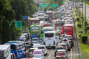 Penampakan kemacetan panjang menuju Pelabuhan Merak