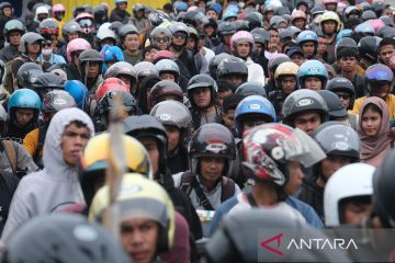 Pemudik padati Pelabuhan Nusantara Kendari