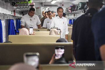 Presiden Jokowi kunjungi Stasiun Pasar Senen