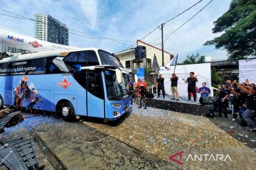 PT EMLI berangkatkan mekanik ke kampung halaman dengan bus premium