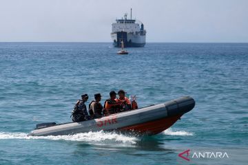 Tim gabungan patroli di perairan Karangasem untuk kenyamanan pemudik