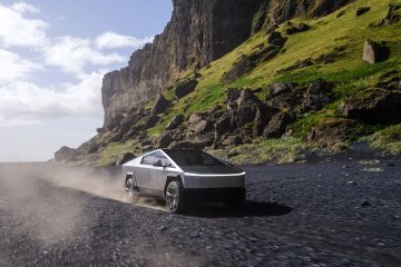 Tesla Cybertruck mogok usai diboyong dari diler sejauh 56 km