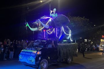 Ratusan mobil hias semarakkan pawai takbir Idul Fitri di Batam