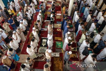 Shalat Idul Fitri 1445 H di Palu