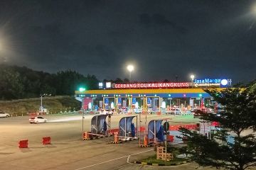 Arus mudik masuk Gerbang Tol Kalikangkung masih cukup tinggi