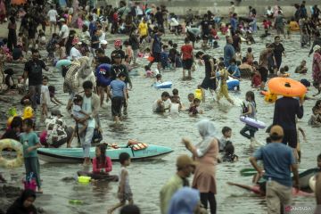 Ancol siapkan delapan pos pantau dan tujuh ambulans di kawasan pantai