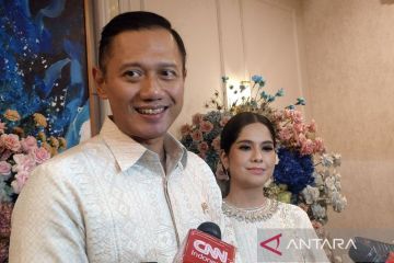 AHY-Annisa Pohan dekorasi rumah dengan aneka bunga untuk "open house"