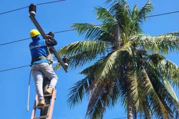 PLN hadirkan listrik 24 jam di dua desa pesisir Sultra saat Lebaran