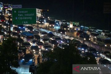 Pengguna jalan tol di jalur contraflow wajib patuhi rambu lalu lintas