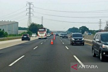 Pengguna jalan wajib berkendara aman saat melaju di lajur contraflow