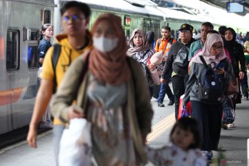 Kemarin, jalur kereta Simpang Joglo hingga harga emas turun