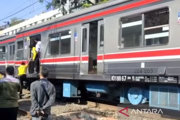 Jalur kereta komuter yang anjlok di Mangga Dua sudah bisa dilewati