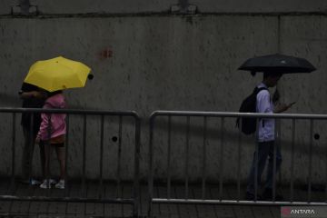 BMKG prakirakan Jaksel hujan disertai petir pada Minggu siang