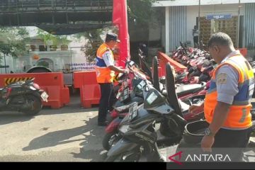 Terminal Tirtonadi berangkatkan truk angkut sepeda motor milir gratis