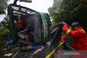 Kecelakaan bus ALS di Agam menewaskan satu penumpang