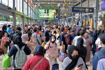 Kemenhub: 1,2 juta orang balik lewat angkutan umum di H+4 Lebaran