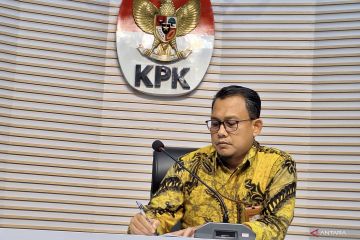 KPK panggil perwakilan tiga perusahaan terkait korupsi APD di Kemenkes