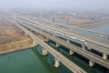 Kereta cepat baru di China dirancang dengan kecepatan 400 km per jam