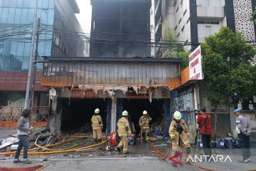 Polisi masih identifikasi korban kebakaran di Mampang Prapatan