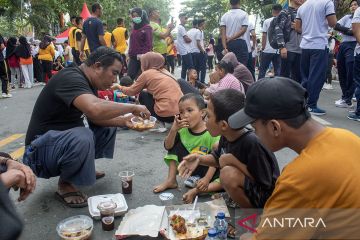 Makan gratis 10 ribu porsi di Palu