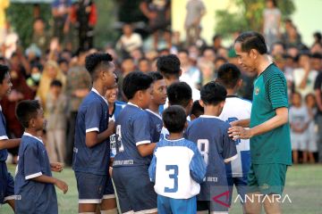 Presiden Jokowi puji tim SSB Gorontalo United