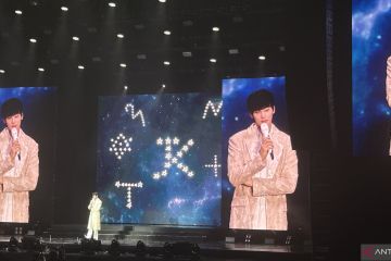Cha Eun-woo menggambar rasi bintang khusus bagi penggemar