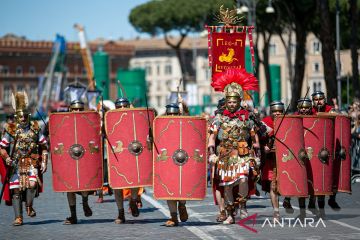 Roma gelar ritual Romawi kuno pada perayaan HUT Roma ke-2.777