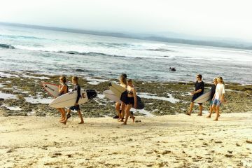 kejuaraan dunia Surfing Krui Pro akan kembali digelar di Pesisir Barat