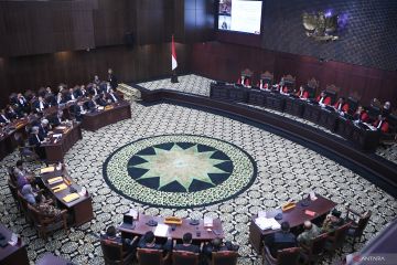 Hukum Kemarin, Prabowo tak hadiri PHPU dan MK tolak permohonan 01-03