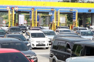 "One way" arus balik resmi berlaku di GT Kalikangkung hingga Cipali