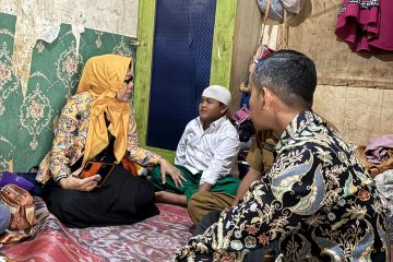 Kemensos bantu anak piatu rawat tiga saudara balita di Palembang