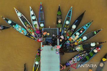 Pasar Terapung Lok Baintan Kalsel