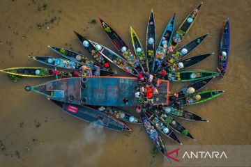 Pasar Terapung Lok Baintan Kalsel