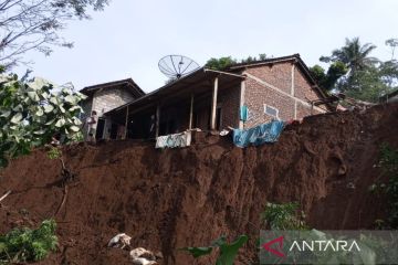 Longsor ancam tujuh rumah warga di Temanggung