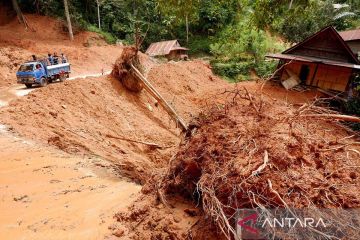 Tanah longsor di Toraja Utara, tiga meninggal dan enam lainnya terluka