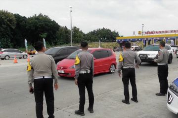 Arus lalu lintas di tol Kalikangkung kembali dibuka dua arah