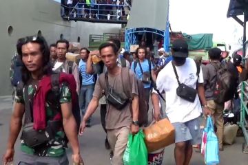Puncak mudik di Tanjung Perak, 12.900 orang turun dari 12 kapal