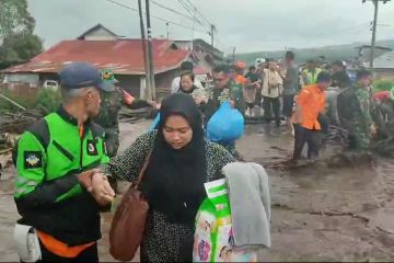 Banjir lahar dingin Gunung Marapi landa tiga daerah di Sumbar