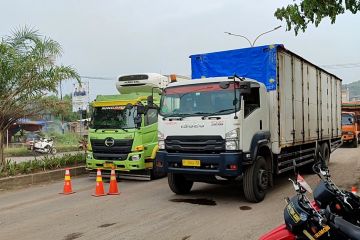 Cegah penumpukan, Polda Banten alihkan truk ke Pelabuhan BBJ