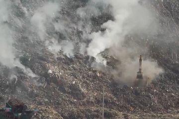 Kebakaran terjadi di tempat pembuangan sampah besar di New Delhi