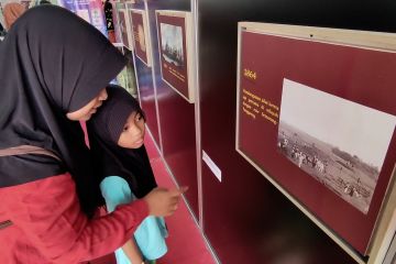 Mengenalkan sejarah melalui pameran arsip