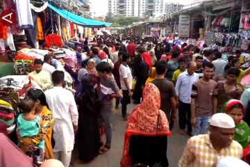 Menengok padatnya pasar di Bangladesh jelang Idul Fitri