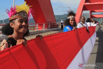 Pembentangan Bendera Merah Putih peringati Hari Integrasi Papua ke NKRI 