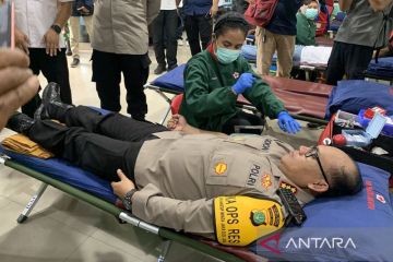 Kapolres ajak peserta aksi buruh di Jakarta Utara ikut donor darah