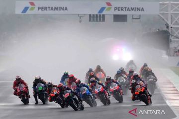 Izan Guevara jajal Yamaha M1 untuk pertama kali