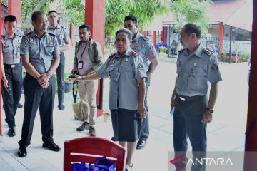 Kakanwil KemenkumhamNTT ingatkan staf Rutan Kupang profesional